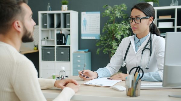 Comment trouver un médecin de famille : démarches essentielles et conseils pratiques